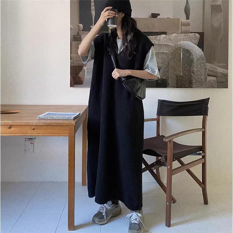 出荷が早い-ニット ロングベスト レディース ワンピース マキシ丈 ノースリーブワンピ ゆるっと大人のリラックスムード漂う 白いTシャツ別売り アイテム