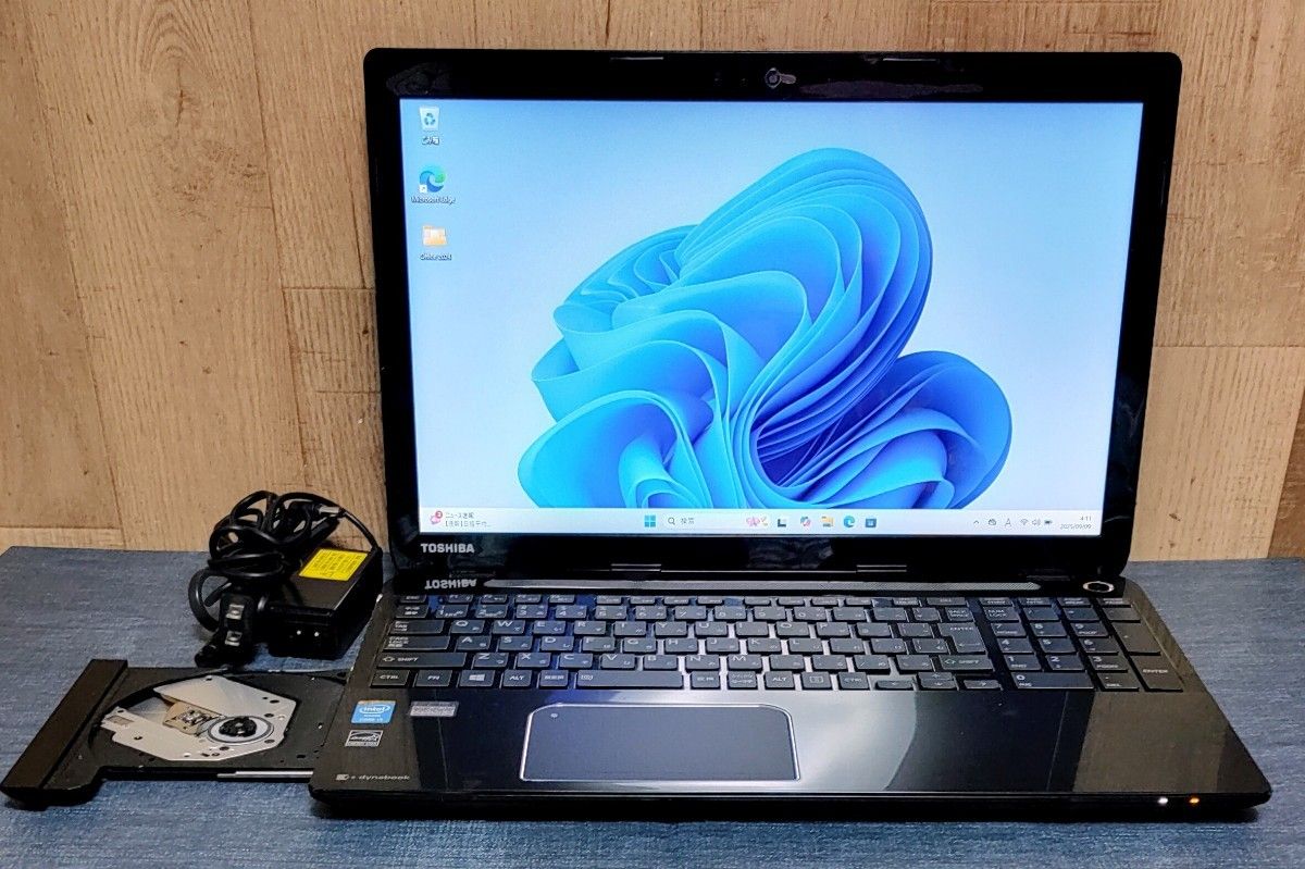 dynabook Corei5 メモリ16GB SSD512GB Windows11 Microsoftoffice2024 大画面 ブルーレイ対応 バッテリー 良好 管理番号 M077 dynabook Corei5 メモリ16GB SSD512GB Windows11 Microsoftoffice2024 大画面 ブルーレイ対応 バッテリー 良好 管理番号 M077