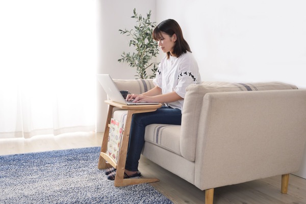 サイドテーブル 机 テーブル ベッド おしゃれ サイドラック ナイトテーブル カジュアル ソファサイド パソコン 寝室 リビング コの字型 ベッドサイドテーブル マガジンラック付き ナチュラル 北欧