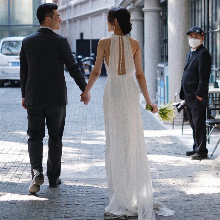 ホワイト ウェディングドレス Aライン  ロングドレス ウェディングドレス パーティードレス 二次会ドレス ブライダル 撮影 S/M/L/XL/2XL レディース ドレス  トレーン 背が露出 ホワイト ウェディングドレス Aライン  ロングドレス ウェディングドレス パーティードレス 二次会ドレス ブライダル 撮影 S/M/L/XL/2XL レディース ドレス  トレーン 背が露出