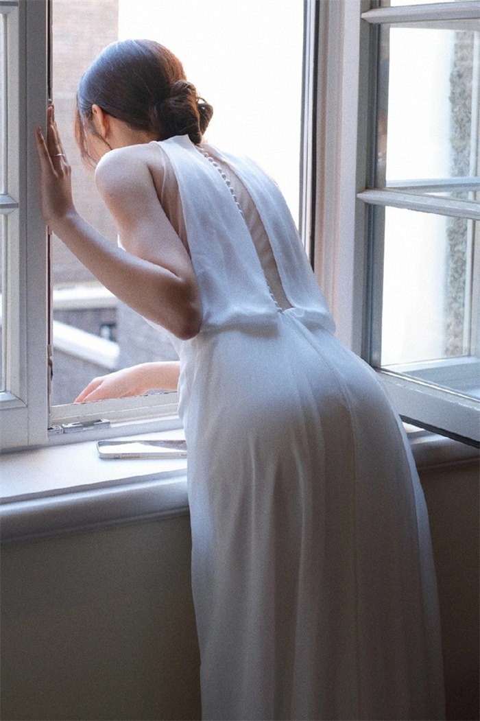 ホワイト ウェディングドレス Aライン  ロングドレス ウェディングドレス パーティードレス 二次会ドレス ブライダル 撮影 S/M/L/XL/2XL レディース ドレス  トレーン 背が露出 ホワイト ウェディングドレス Aライン  ロングドレス ウェディングドレス パーティードレス 二次会ドレス ブライダル 撮影 S/M/L/XL/2XL レディース ドレス  トレーン 背が露出