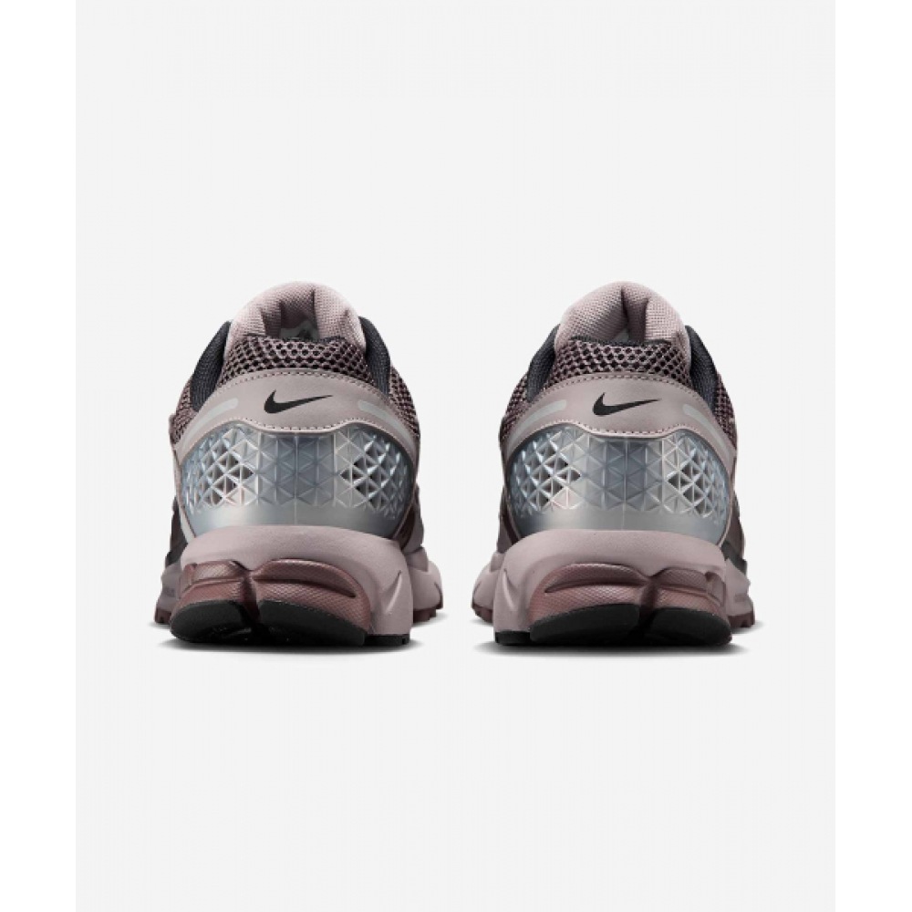 NIKE ズーム ボメロ 5 M - カレッジ グレー:ケイブ ストーン:メタリック シルバー:ブラック