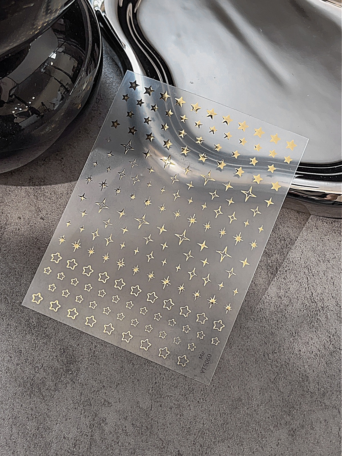 【1点ご購入 で10点プレゼントいたします】金の星ネイルシールシンプルでかわいいポップなデコレーションシール