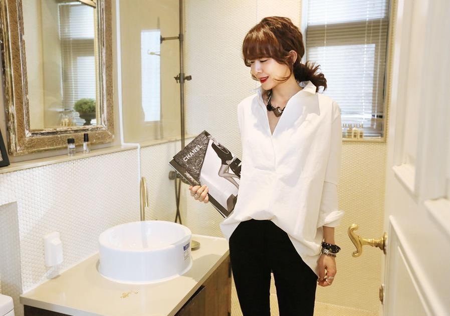 2453.無地シンプル長袖ブラウス(ホワイト)2019 春夏 カジュアル オフィスカジュアル 普段使い 着回し 2453.無地シンプル長袖ブラウス(ホワイト)2019 春夏 カジュアル オフィスカジュアル 普段使い 着回し