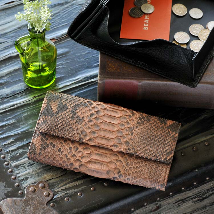 ダイヤモンドパイソンレザーギャルソン長財布