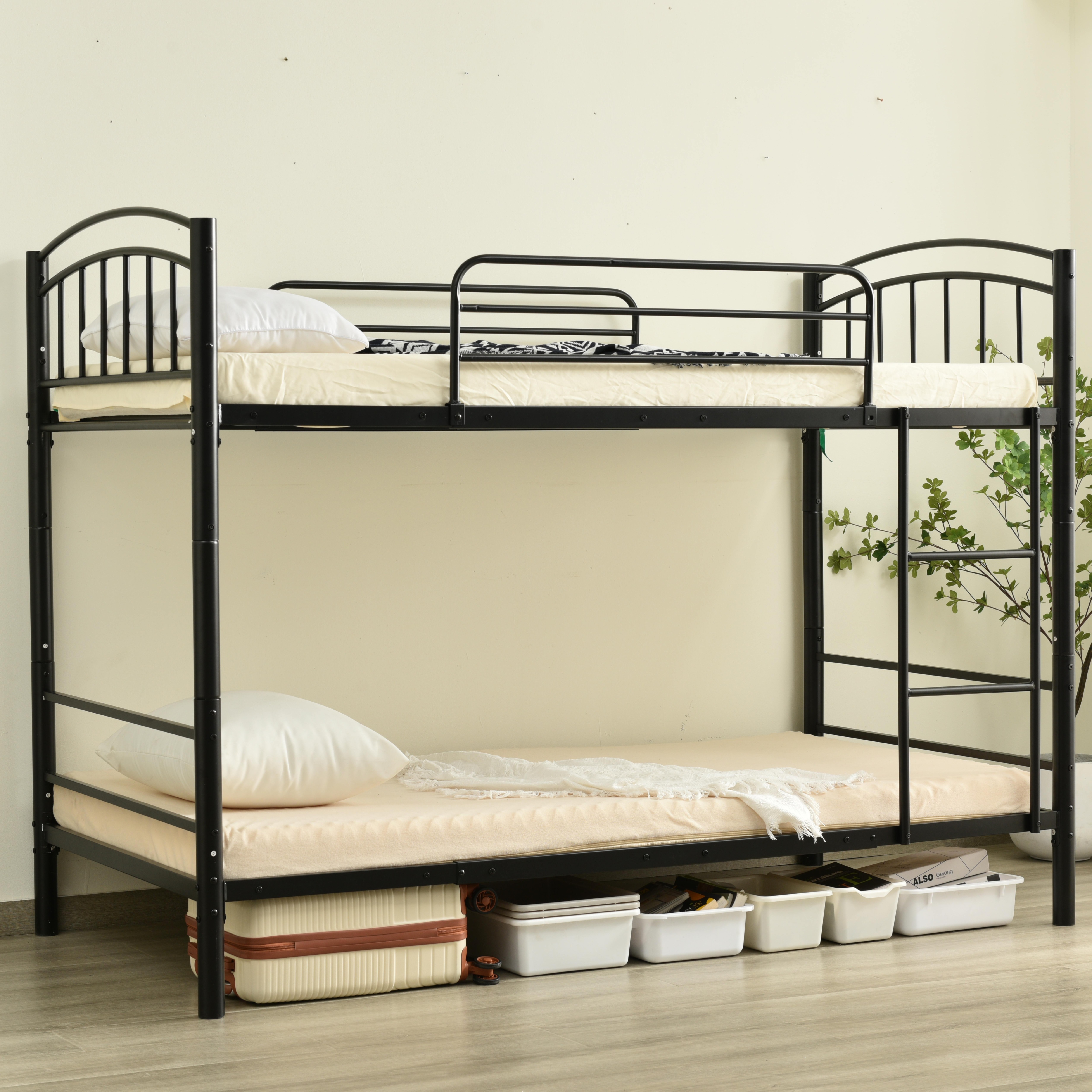 452【新作】【ブラック】三段ベッドチール 耐震 ベッド シングル 分離可能 パイプベッド パイプ 金属製 頑丈 垂直はしご 業務用 社員寮 学生寮465 452【新作】【ブラック】三段ベッドチール 耐震 ベッド シングル 分離可能 パイプベッド パイプ 金属製 頑丈 垂直はしご 業務用 社員寮 学生寮465