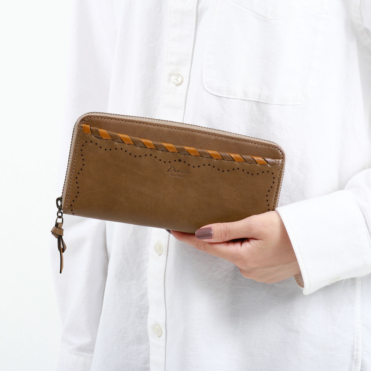 ダコタ限定ノベルティ付 長財布 ポポラリタ ラウンドファスナー 財布 本革 革 レザー イタリアンレザー 大容量 小銭入れあり カード収納 女性 レディース 0030903 ダコタ限定ノベルティ付 長財布 ポポラリタ ラウンドファスナー 財布 本革 革 レザー イタリアンレザー 大容量 小銭入れあり カード収納 女性 レディース 0030903