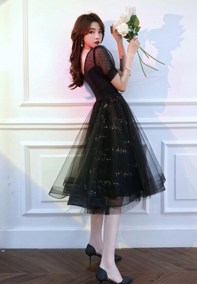 レア商品小さいサイズ ラメ ミディアム 成人式 ファッション Aライン 膝下 3L 透け感 結婚式 エレガント 黒 シンプル 20代 30代 フレア 二次会 4L パーティードレス 大きいサイズ 袖あ