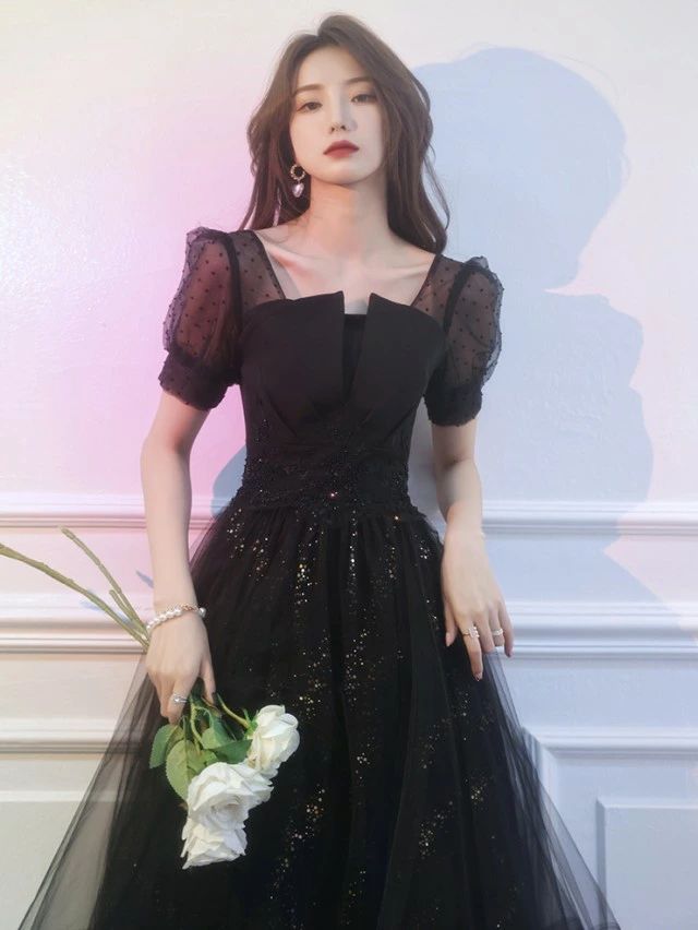 レア商品小さいサイズ ラメ ミディアム 成人式 ファッション Aライン 膝下 3L 透け感 結婚式 エレガント 黒 シンプル 20代 30代 フレア 二次会 4L パーティードレス 大きいサイズ 袖あ