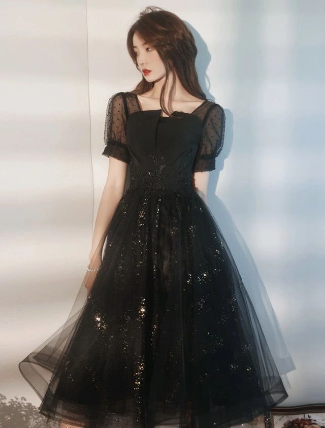 レア商品小さいサイズ ラメ ミディアム 成人式 ファッション Aライン 膝下 3L 透け感 結婚式 エレガント 黒 シンプル 20代 30代 フレア 二次会 4L パーティードレス 大きいサイズ 袖あ