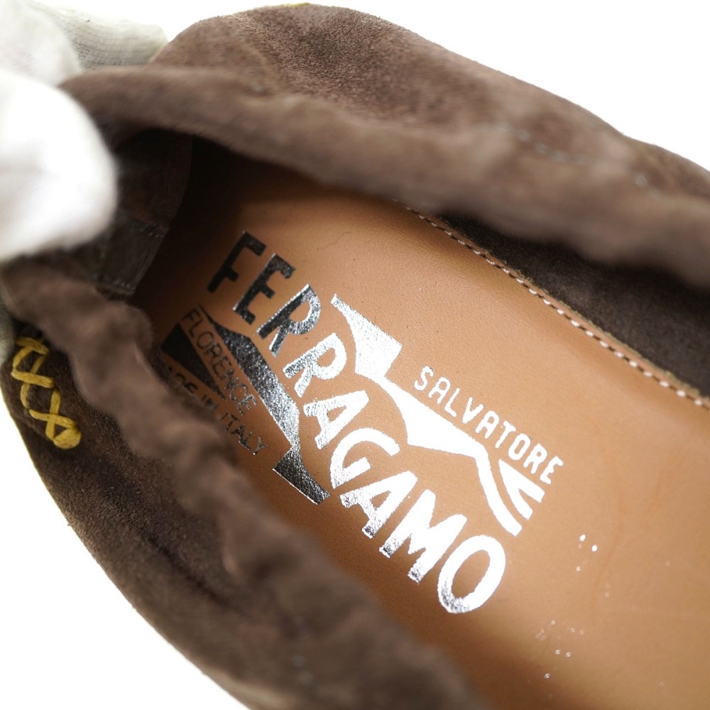 新品同様 サルヴァトーレフェラガモ Fabrizio タッセル ローファー レザーシューズ スウェード ブラウン 0091【中古】Salvatore Ferragamo メンズ 新品同様 サルヴァトーレフェラガモ Fabrizio タッセル ローファー レザーシューズ スウェード ブラウン 0091【中古】Salvatore Ferragamo メンズ