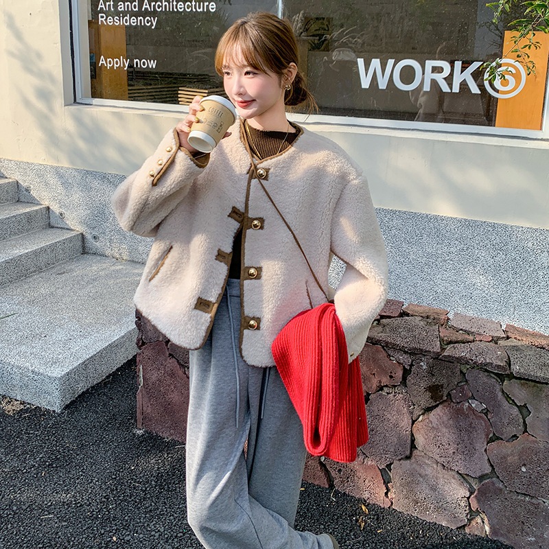女性用ラウンドネックラムウールコート2024冬新スタイル厚みのあるショートスタイル 女性用ラウンドネックラムウールコート2024冬新スタイル厚みのあるショートスタイル