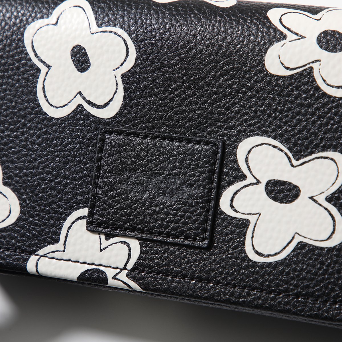 MARC JACOBS マークジェイコブス ショルダーバッグ 2S5SMN013S01 レディース レザー クロスボディ デイジー フラワー ロゴ 鞄 005/ 【mega】 MARC JACOBS マークジェイコブス ショルダーバッグ 2S5SMN013S01 レディース レザー クロスボディ デイジー フラワー ロゴ 鞄 005/ 【mega】