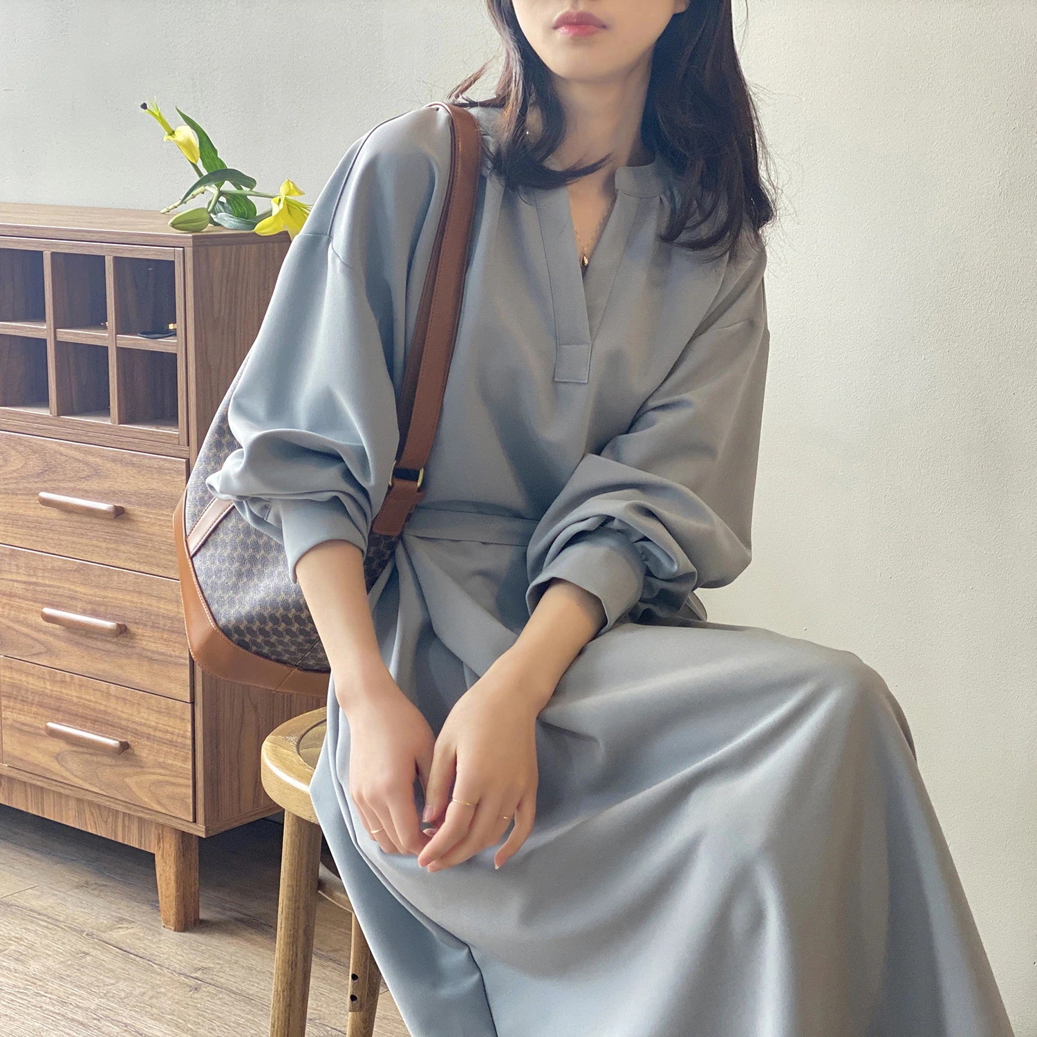 2024新作 高級感 長袖ワンピース レディース 気質 Vネック着痩せ ロングワンピース 大人 通勤 お洒落 韓国 ワンピース ウエスト引き締め 着痩せ ドレス 韓国 2024新作 高級感 長袖ワンピース レディース 気質 Vネック着痩せ ロングワンピース 大人 通勤 お洒落 韓国 ワンピース ウエスト引き締め 着痩せ ドレス 韓国