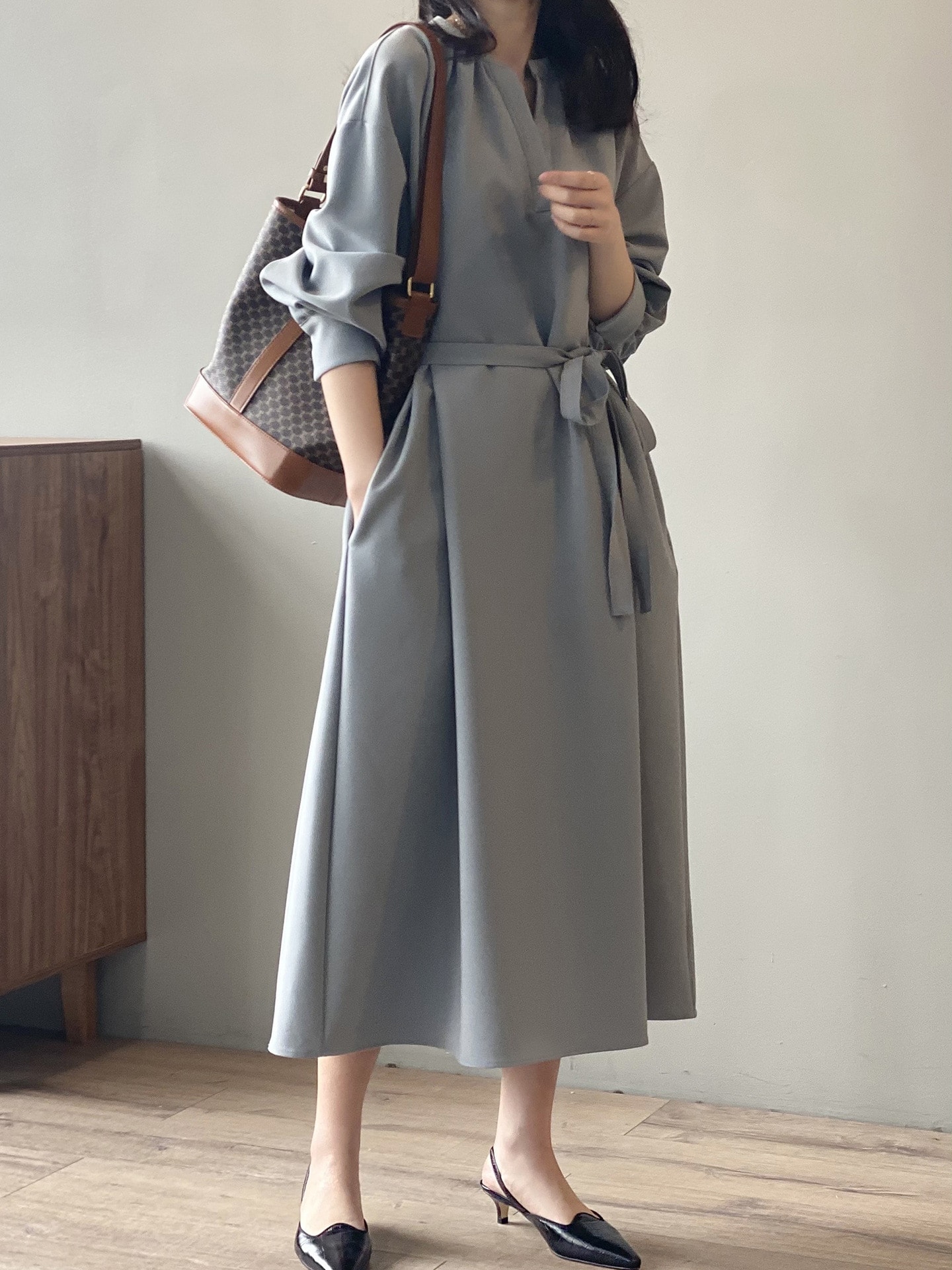 2024新作 高級感 長袖ワンピース レディース 気質 Vネック着痩せ ロングワンピース 大人 通勤 お洒落 韓国 ワンピース ウエスト引き締め 着痩せ ドレス 韓国 2024新作 高級感 長袖ワンピース レディース 気質 Vネック着痩せ ロングワンピース 大人 通勤 お洒落 韓国 ワンピース ウエスト引き締め 着痩せ ドレス 韓国