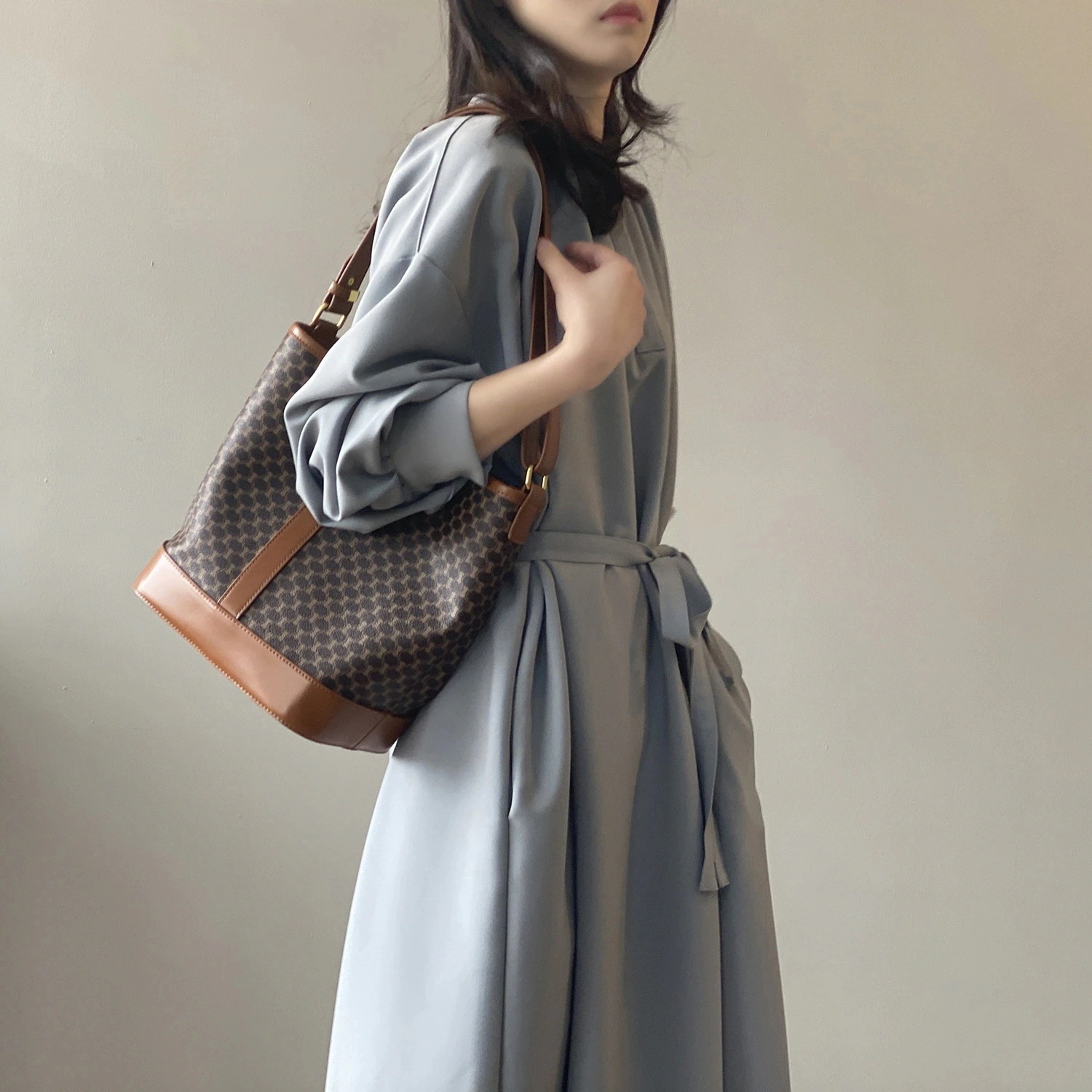 2024新作 高級感 長袖ワンピース レディース 気質 Vネック着痩せ ロングワンピース 大人 通勤 お洒落 韓国 ワンピース ウエスト引き締め 着痩せ ドレス 韓国 2024新作 高級感 長袖ワンピース レディース 気質 Vネック着痩せ ロングワンピース 大人 通勤 お洒落 韓国 ワンピース ウエスト引き締め 着痩せ ドレス 韓国