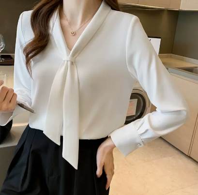 トップス ブラウス カットソー プルオーバー 袖あり 長袖 Vネック スリム ストレート リボン 大人可愛い きれいめ シンプル 上品 おしゃれ お洒落 大人女子 こなれ感 エレガント 存在感 フォー