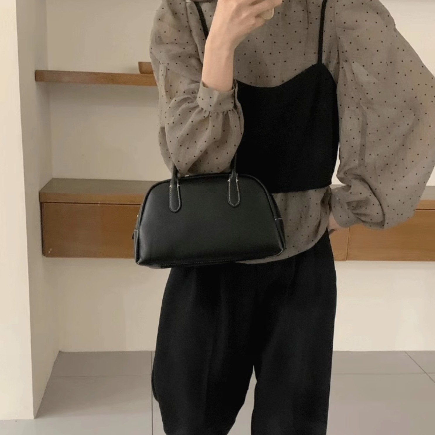 トップス レディース ドット柄 ふんわり ブラウス ビスチェ 2点セット シアーシャツ 個性的 春服 秋服 袖あり 長袖 パフスリーブ バルーン袖 ラウンドネック インスタ映え モテ 流行 トップス レディース ドット柄 ふんわり ブラウス ビスチェ 2点セット シアーシャツ 個性的 春服 秋服 袖あり 長袖 パフスリーブ バルーン袖 ラウンドネック インスタ映え モテ 流行