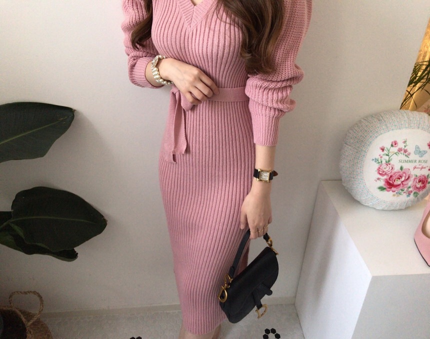 3色 ワンピース 長袖 秋冬 きれいめ ワンピドレス タイトスカート ニットスカート ひざ丈 ミモレ丈 萌袖 深 Vネック 襟なし スリム タイト 細身 マーメイド ウエストマーク ウエストリボン 色 3色 ワンピース 長袖 秋冬 きれいめ ワンピドレス タイトスカート ニットスカート ひざ丈 ミモレ丈 萌袖 深 Vネック 襟なし スリム タイト 細身 マーメイド ウエストマーク ウエストリボン 色