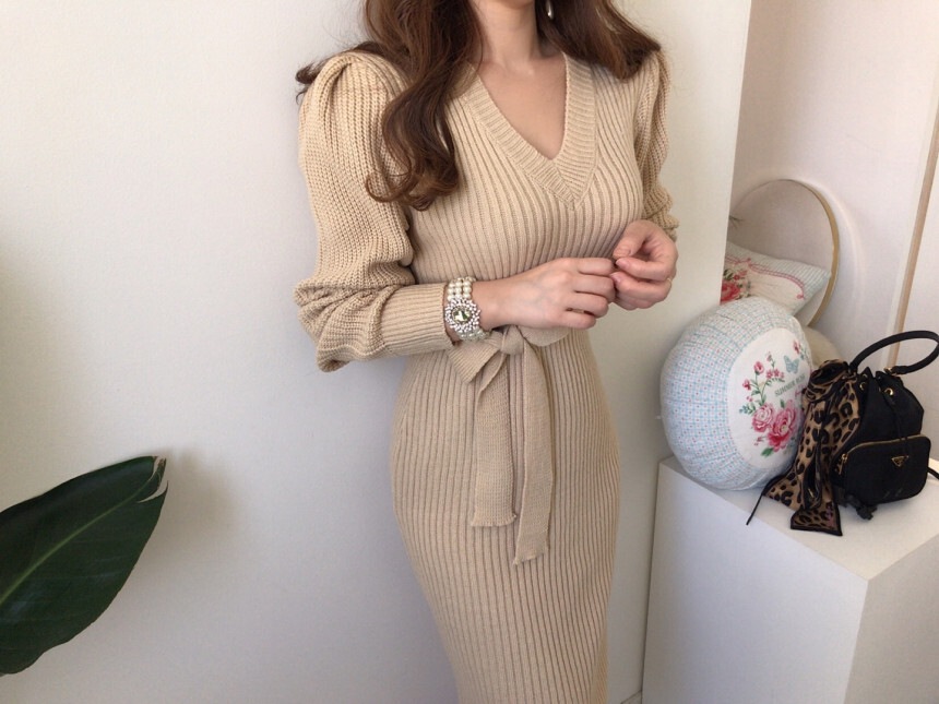 3色 ワンピース 長袖 秋冬 きれいめ ワンピドレス タイトスカート ニットスカート ひざ丈 ミモレ丈 萌袖 深 Vネック 襟なし スリム タイト 細身 マーメイド ウエストマーク ウエストリボン 色 3色 ワンピース 長袖 秋冬 きれいめ ワンピドレス タイトスカート ニットスカート ひざ丈 ミモレ丈 萌袖 深 Vネック 襟なし スリム タイト 細身 マーメイド ウエストマーク ウエストリボン 色