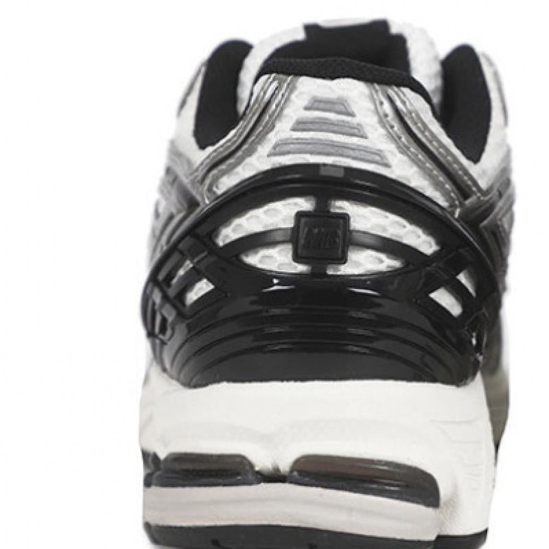 ニューバランススニーカー 1906R シルバーメタリックブラック ニューバランススニーカー 1906R シルバーメタリックブラック