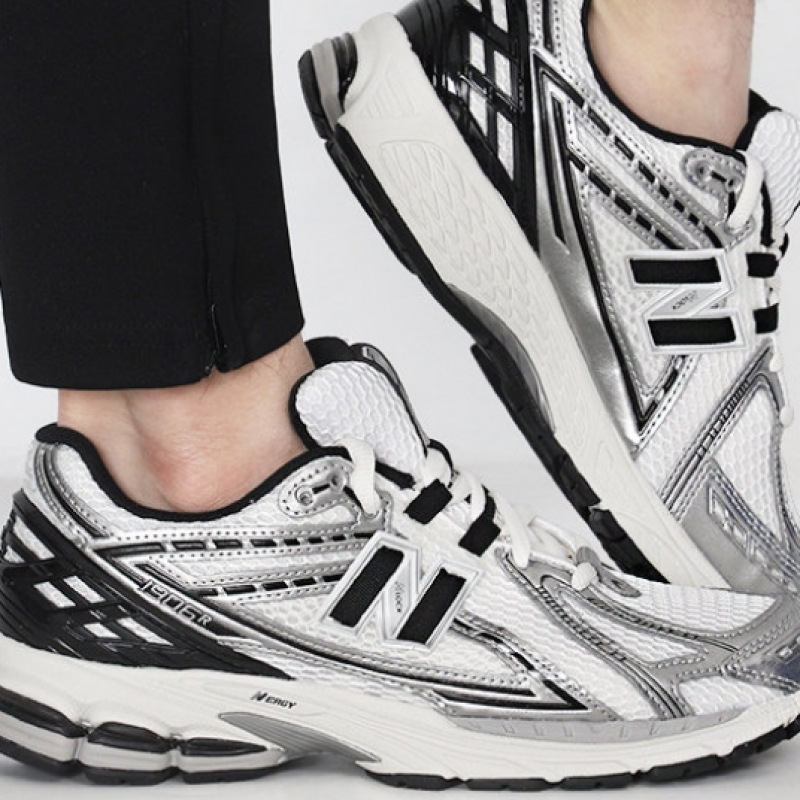 ニューバランススニーカー 1906R シルバーメタリックブラック ニューバランススニーカー 1906R シルバーメタリックブラック