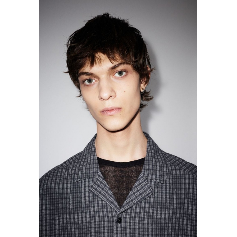 H&M シアサッカー キャンプカラーシャツ ルーズフィット ダークグレー H&M シアサッカー キャンプカラーシャツ ルーズフィット ダークグレー