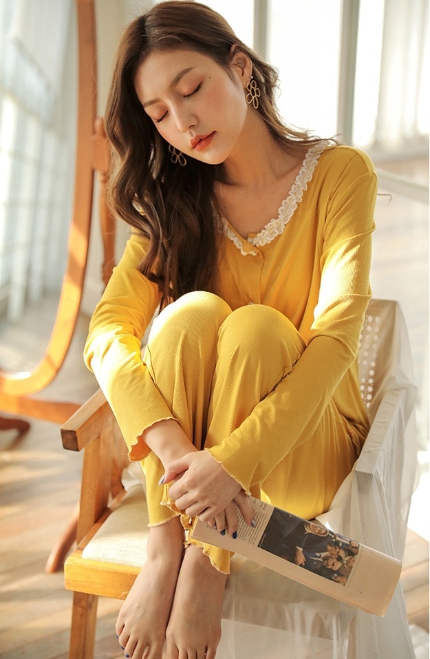 【日本未発売/送料無料】マタニティ パジャマ レース ラウンドネック 長袖 前開き 授乳口付き