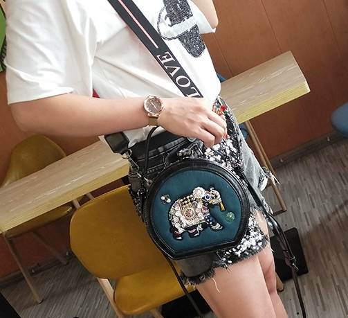 バッグ かばん 鞄 レディースバッグ ハンドバッグ ショルダーバッグ ミニバッグ コンパクト ビジュー 刺 かわいい 大人可愛い きれいめ シンプル カジュアル 大人 上品 おしゃれ かっこいい レト