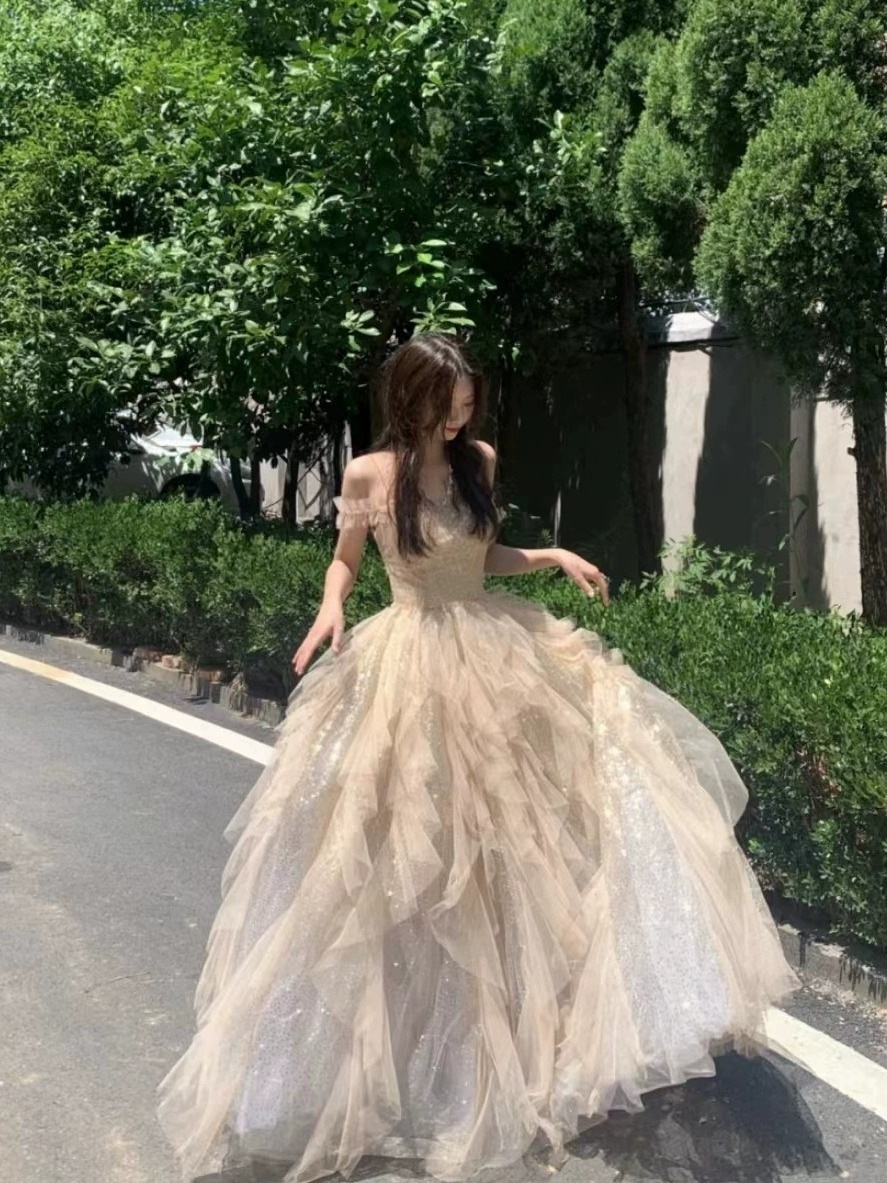 シャンパンカラーイブニングドレス女性用2024歳成人式プリンセスドレス宴会ホストチュチュスカートイブニングドレス