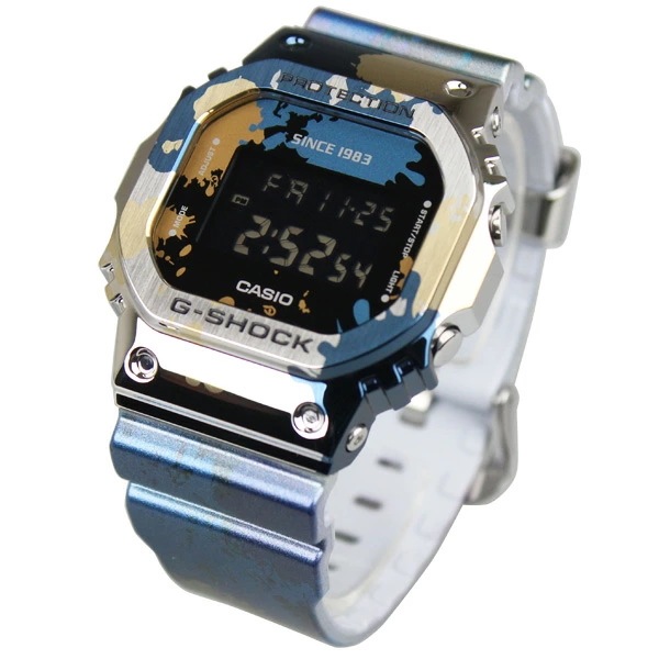 カシオ G-SHOCK 腕時計 メンズ 反転液晶 Street Spiritシリーズ メタルカバード GM-5600SS-1