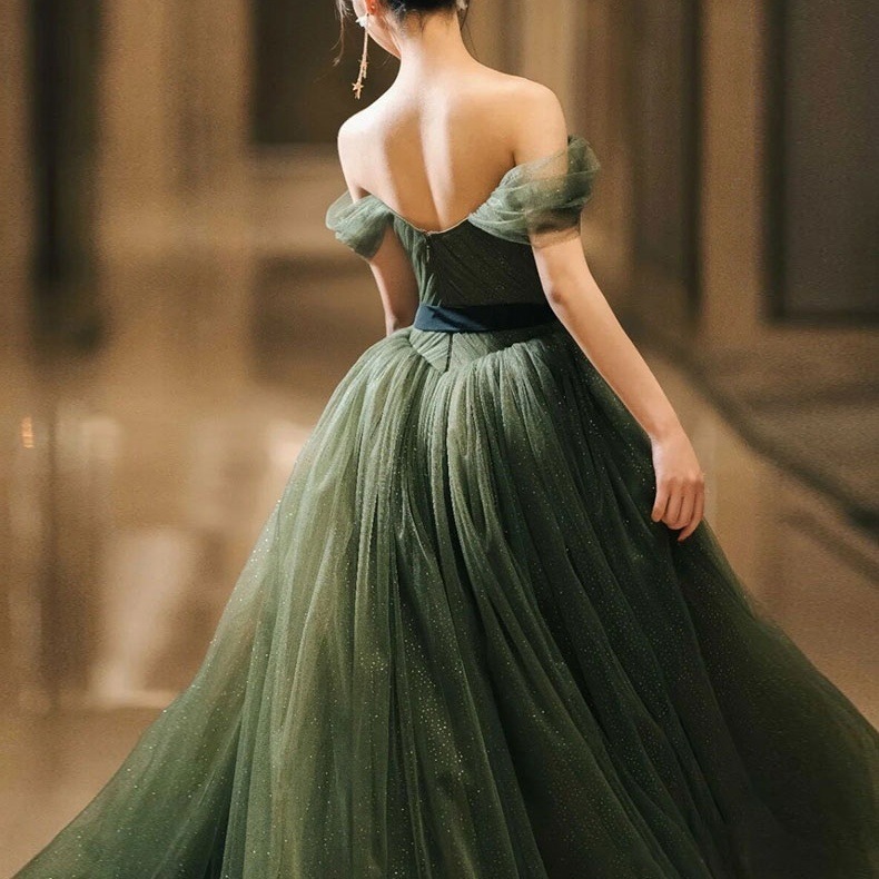 ドレス 衣装 ウエディングドレス 披露宴ドレス カラードレス ロングドレス オフショルダー オフショル シースルー ウエストリボン フレア 切り替えデザイン ステージドレス 発表会 フレア かわいい ドレス 衣装 ウエディングドレス 披露宴ドレス カラードレス ロングドレス オフショルダー オフショル シースルー ウエストリボン フレア 切り替えデザイン ステージドレス 発表会 フレア かわいい