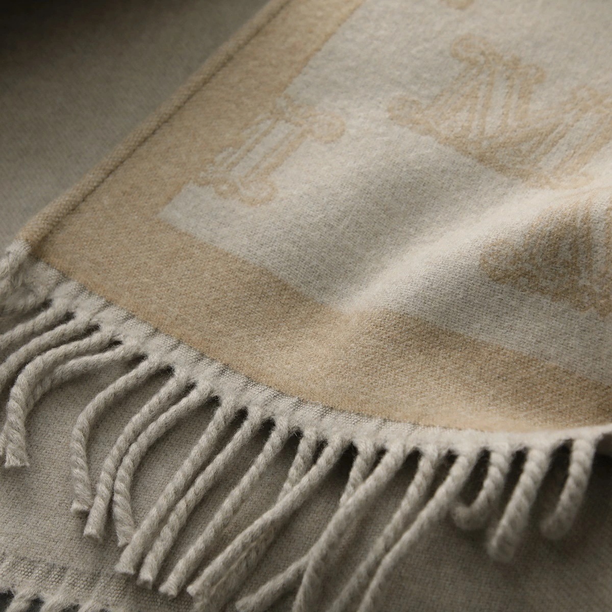 MAX MARA Studio マックスマーラ ステュディオ ケープ FRINESTD フリネスト レディース Mロゴ フリンジ ポンチョ ウール ピンブローチ