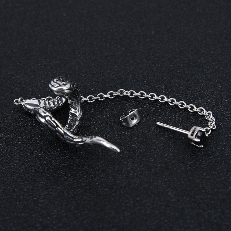 スネイクイヤーカフブラックジルコニアチェーンピアス 1個販売 片耳 蛇 ヘビ 鎖 繋ぐ キャッチ スタッドピアス 耳 軟骨 18G 18ゲージ 男性 女性 プレゼント sst-s-01055xx スネイクイヤーカフブラックジルコニアチェーンピアス 1個販売 片耳 蛇 ヘビ 鎖 繋ぐ キャッチ スタッドピアス 耳 軟骨 18G 18ゲージ 男性 女性 プレゼント sst-s-01055xx