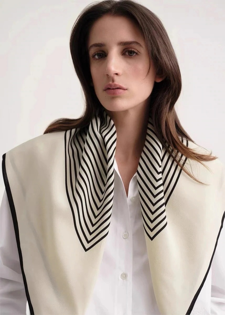 感謝セール トーテム Toteme 大判 ストール マフラー シルク レディース 防寒 出掛け 感謝セール トーテム Toteme 大判 ストール マフラー シルク レディース 防寒 出掛け