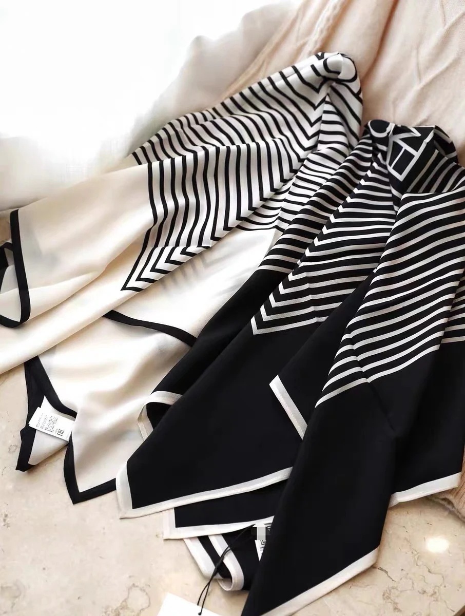 感謝セール トーテム Toteme 大判 ストール マフラー シルク レディース 防寒 出掛け 感謝セール トーテム Toteme 大判 ストール マフラー シルク レディース 防寒 出掛け