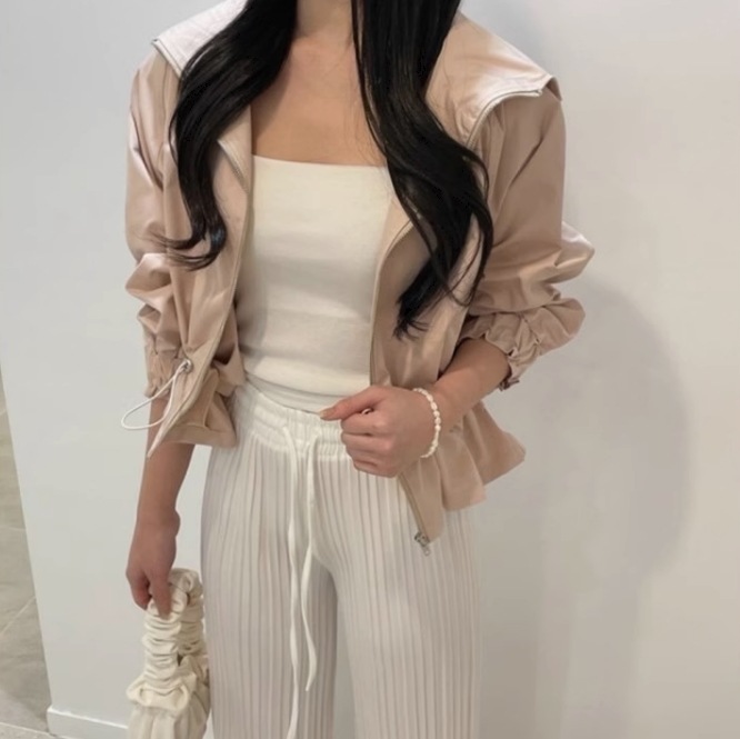 アウター フーディー シャンパー 上着 ウインドブレーカー ショート丈 袖あり 長袖 Vネック 襟なし ウエストマーク ファスナー 前開き シンプル カジュアル おしゃれ かっこいい レトロ 大人女子 アウター フーディー シャンパー 上着 ウインドブレーカー ショート丈 袖あり 長袖 Vネック 襟なし ウエストマーク ファスナー 前開き シンプル カジュアル おしゃれ かっこいい レトロ 大人女子