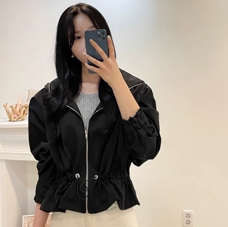 アウター フーディー シャンパー 上着 ウインドブレーカー ショート丈 袖あり 長袖 Vネック 襟なし ウエストマーク ファスナー 前開き シンプル カジュアル おしゃれ かっこいい レトロ 大人女子 アウター フーディー シャンパー 上着 ウインドブレーカー ショート丈 袖あり 長袖 Vネック 襟なし ウエストマーク ファスナー 前開き シンプル カジュアル おしゃれ かっこいい レトロ 大人女子