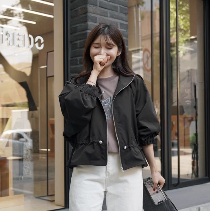 アウター フーディー シャンパー 上着 ウインドブレーカー ショート丈 袖あり 長袖 Vネック 襟なし ウエストマーク ファスナー 前開き シンプル カジュアル おしゃれ かっこいい レトロ 大人女子 アウター フーディー シャンパー 上着 ウインドブレーカー ショート丈 袖あり 長袖 Vネック 襟なし ウエストマーク ファスナー 前開き シンプル カジュアル おしゃれ かっこいい レトロ 大人女子