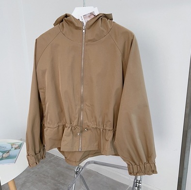 アウター フーディー シャンパー 上着 ウインドブレーカー ショート丈 袖あり 長袖 Vネック 襟なし ウエストマーク ファスナー 前開き シンプル カジュアル おしゃれ かっこいい レトロ 大人女子 アウター フーディー シャンパー 上着 ウインドブレーカー ショート丈 袖あり 長袖 Vネック 襟なし ウエストマーク ファスナー 前開き シンプル カジュアル おしゃれ かっこいい レトロ 大人女子
