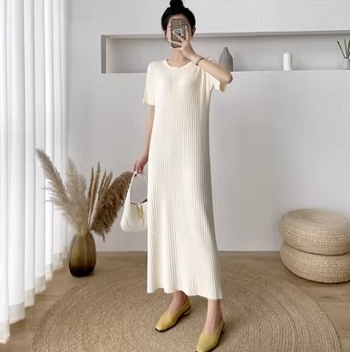 ワンピース ワンピドレス ロング ロング丈 袖あり 半袖 ラウンドネック 襟なし セミフレア Aライン ハイウエスト リブ リブニット かわいい 大人可愛い シンプル おしゃれ アジアン エスニック