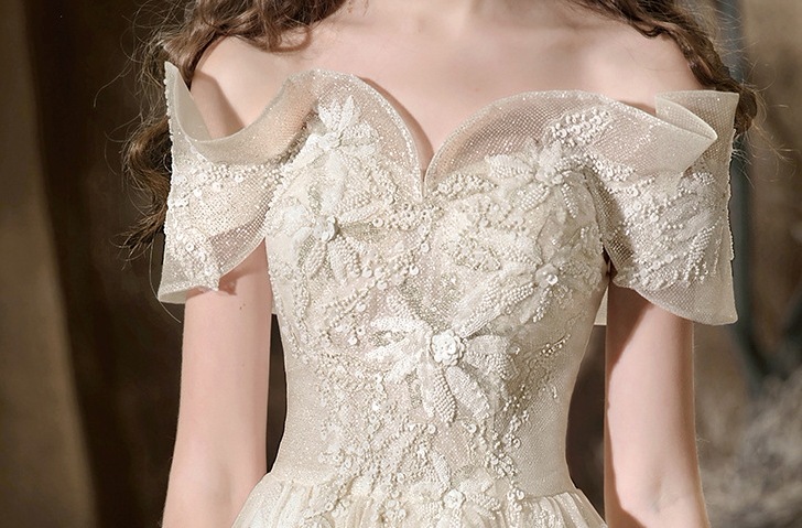 ウェディングドレス 花嫁 二次会 ウエディングドレス 結婚式 ロングドレス Aラインドレス オフショルダー トレーン 海外挙式 披露宴 ブライダル 編み上げ 華やか-525