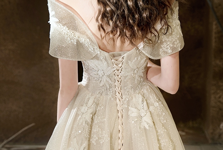 ウェディングドレス 花嫁 二次会 ウエディングドレス 結婚式 ロングドレス Aラインドレス オフショルダー トレーン 海外挙式 披露宴 ブライダル 編み上げ 華やか-525