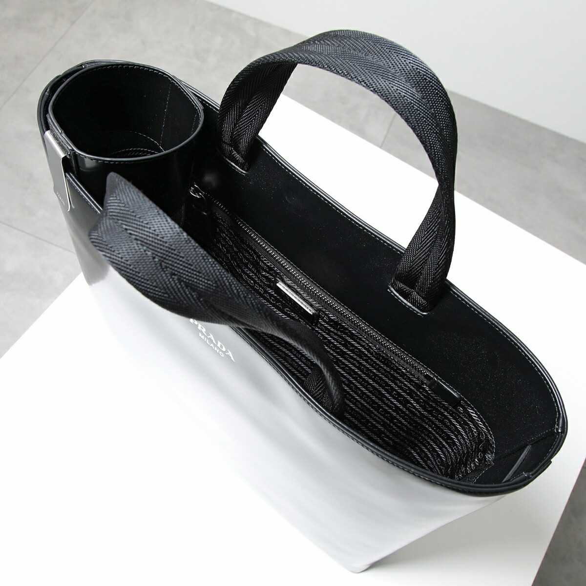 【訳あり】PRADA プラダ トートバッグ 2VG113 OOO ZO6 メンズ レザー ウォーターボトル ボトルホルダー付き ロゴ 鞄 F0002/NERO