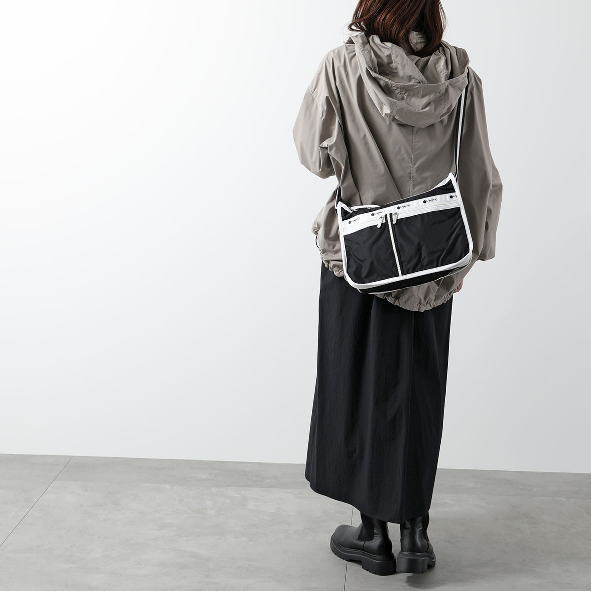 LeSportsac レスポートサック ショルダーバッグ DELUXE EVERYDAY BAG 7507 レディース ナイロン ライン 鞄 カラー3色 LeSportsac レスポートサック ショルダーバッグ DELUXE EVERYDAY BAG 7507 レディース ナイロン ライン 鞄 カラー3色