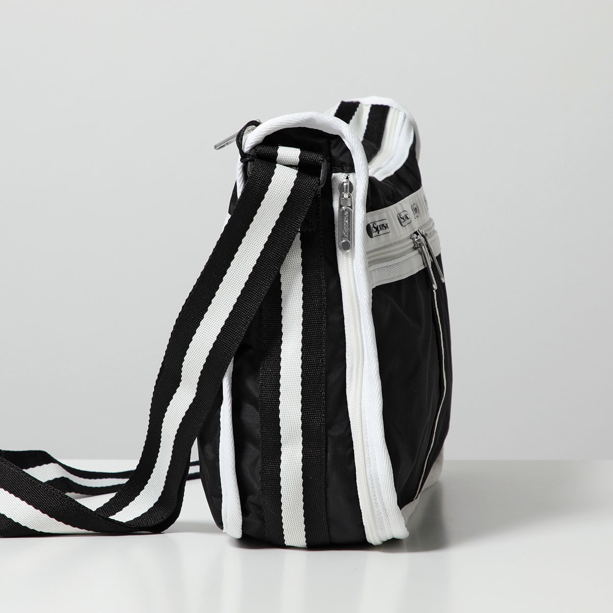 LeSportsac レスポートサック ショルダーバッグ DELUXE EVERYDAY BAG 7507 レディース ナイロン ライン 鞄 カラー3色 LeSportsac レスポートサック ショルダーバッグ DELUXE EVERYDAY BAG 7507 レディース ナイロン ライン 鞄 カラー3色