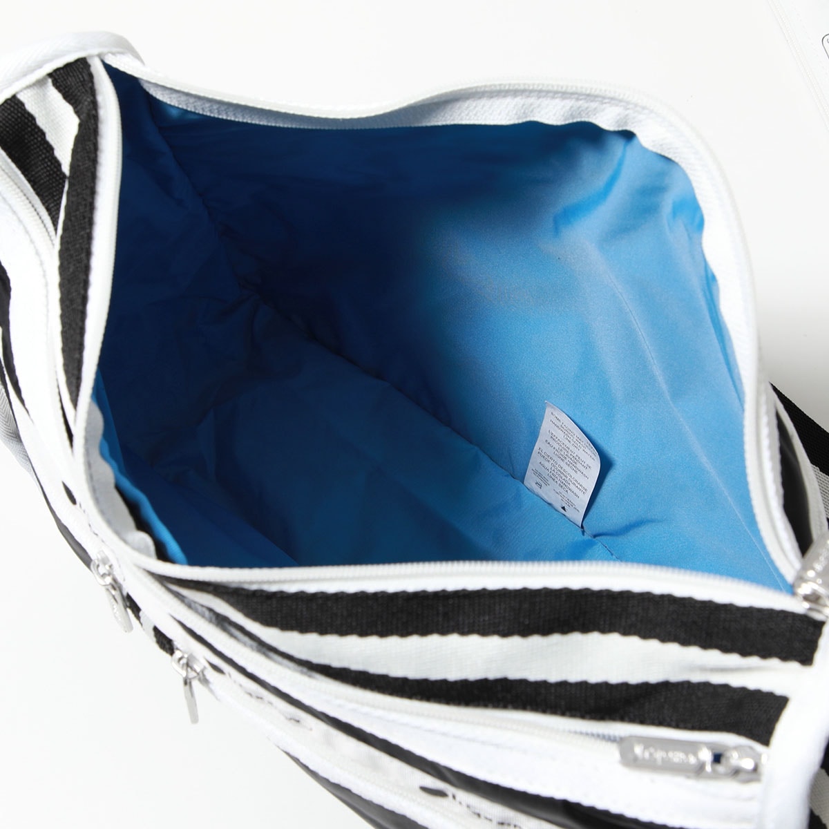 LeSportsac レスポートサック ショルダーバッグ DELUXE EVERYDAY BAG 7507 レディース ナイロン ライン 鞄 カラー3色 LeSportsac レスポートサック ショルダーバッグ DELUXE EVERYDAY BAG 7507 レディース ナイロン ライン 鞄 カラー3色