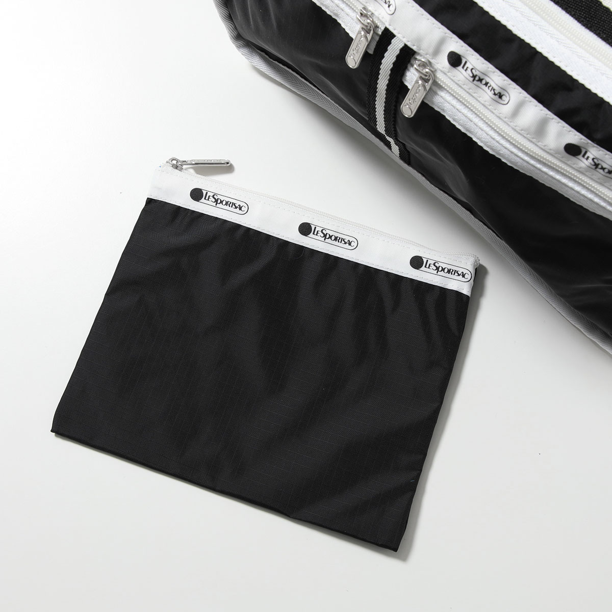 LeSportsac レスポートサック ショルダーバッグ DELUXE EVERYDAY BAG 7507 レディース ナイロン ライン 鞄 カラー3色 LeSportsac レスポートサック ショルダーバッグ DELUXE EVERYDAY BAG 7507 レディース ナイロン ライン 鞄 カラー3色