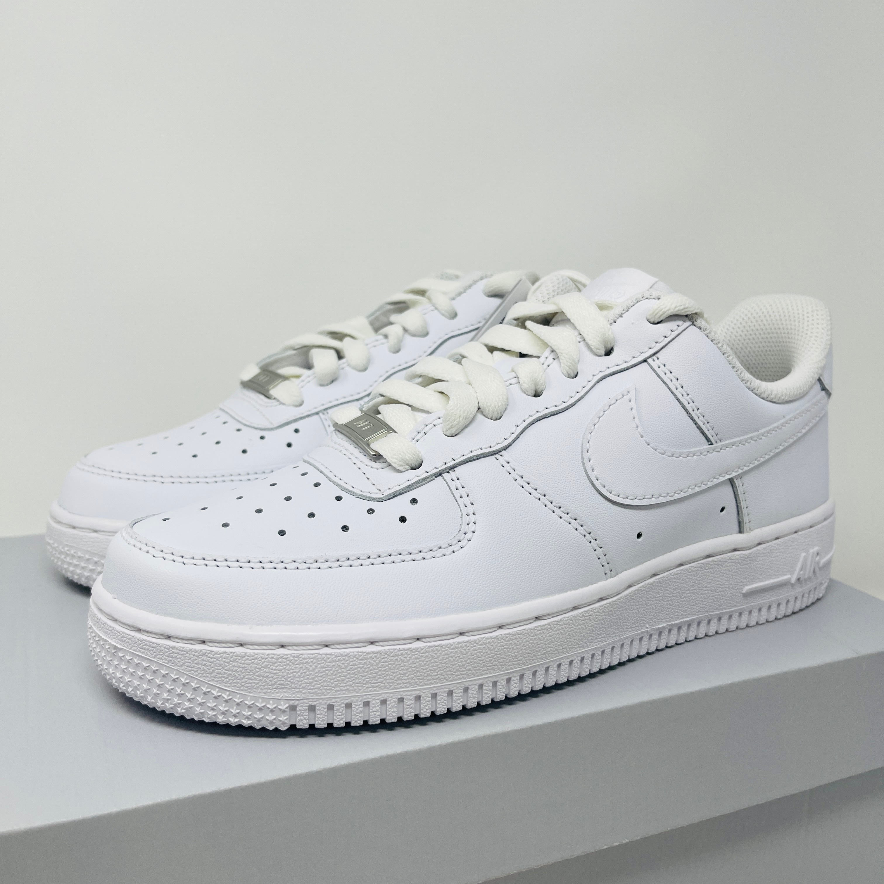 エアフォース1 07 レディース スニーカー 白 DD8959-100 エアフォース1 07 レディース スニーカー 白 DD8959-100