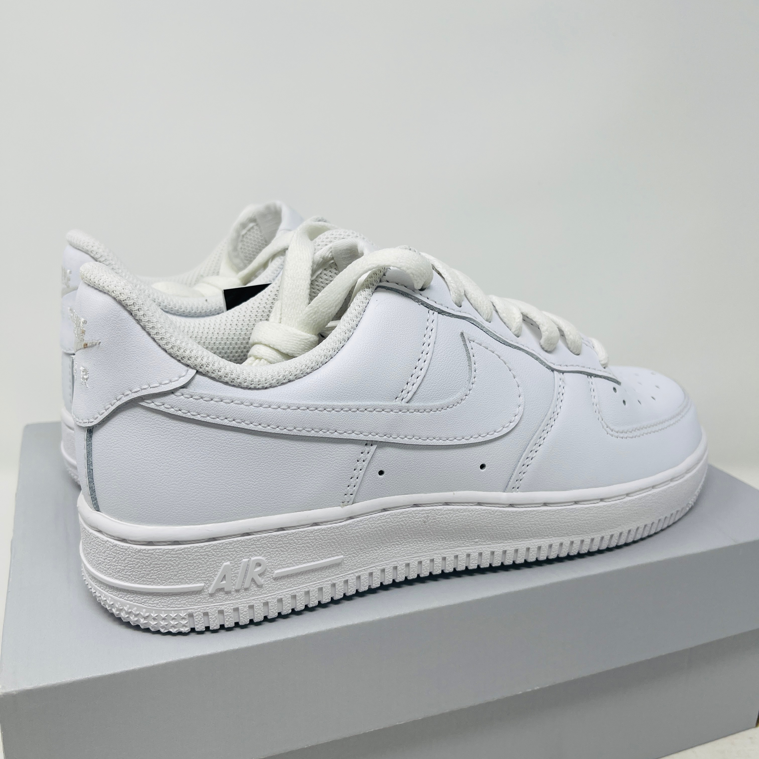 エアフォース1 07 レディース スニーカー 白 DD8959-100 エアフォース1 07 レディース スニーカー 白 DD8959-100